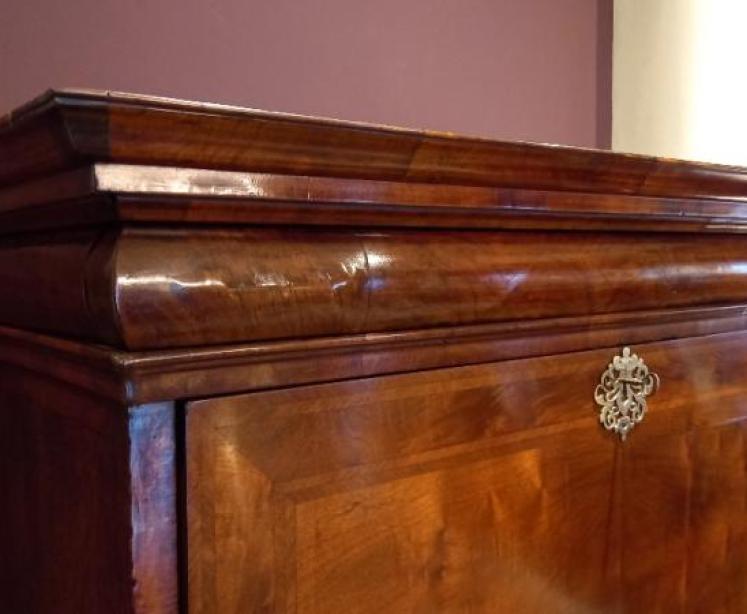 Superb William & Mary Period Walnut Escritoire - Image 6