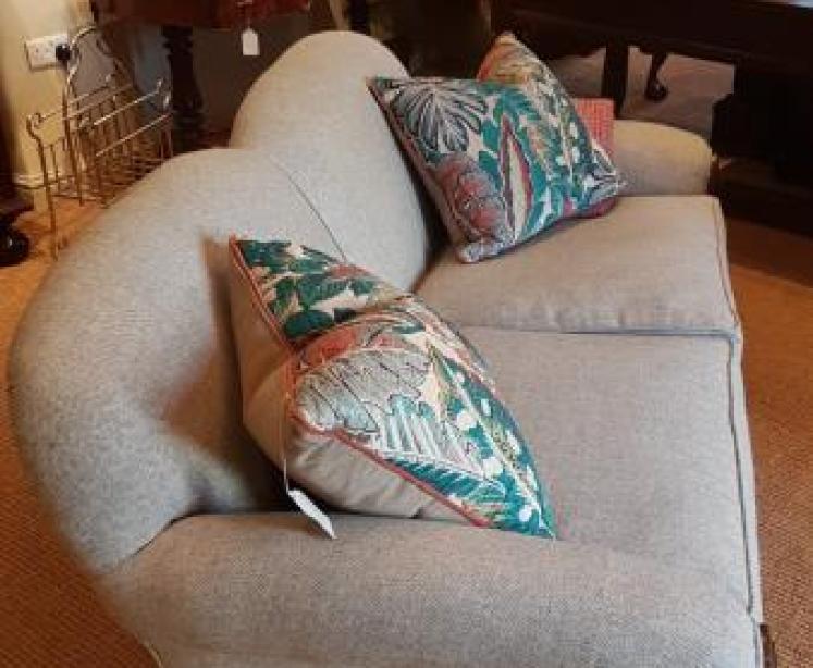 Superb Victorian Upholstered Two Seater Sofa - Image 7