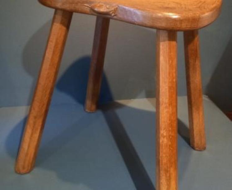Large Mouseman Solid Oak Calf Stool - Image 2