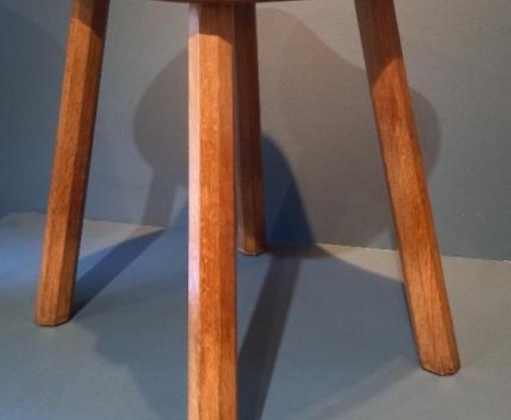 Large Mouseman Solid Oak Calf Stool - Image 7