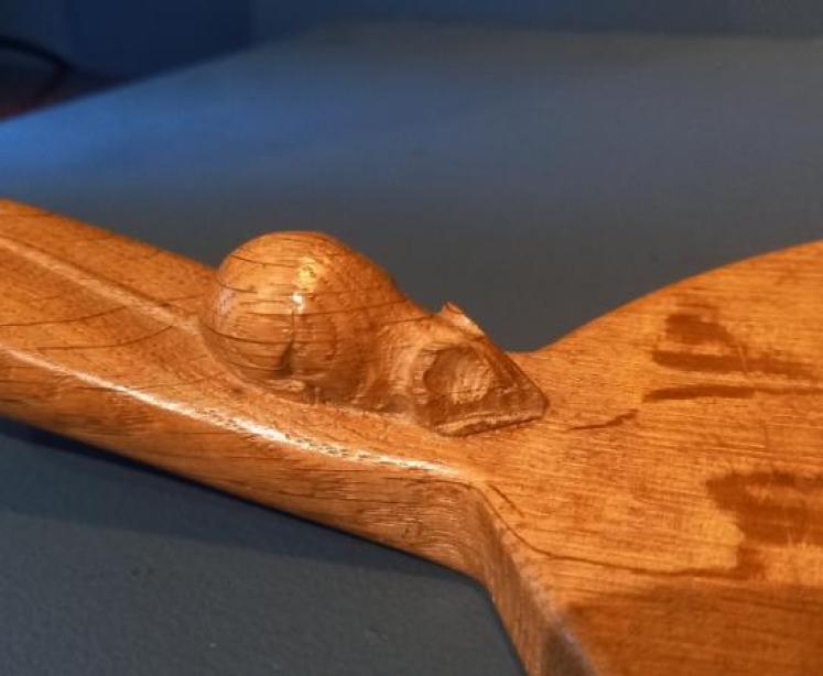 Original Mouseman Solid Oak Cheeseboard - Image 2