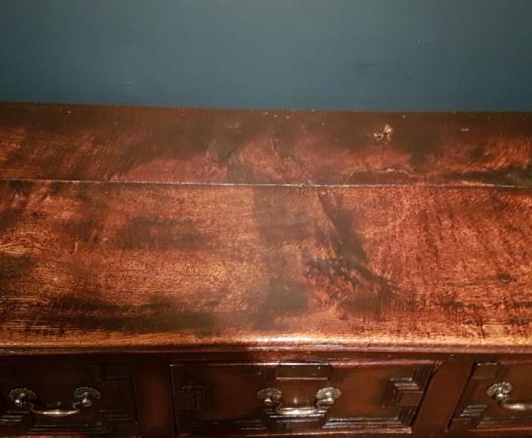 Early Geometric Moulded Front Three Drawer Dresser - Image 6