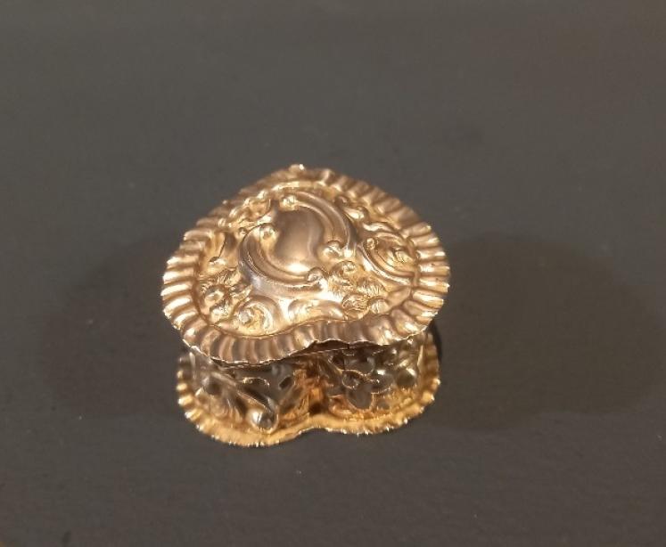 Edwardian Silver Heart Shaped Box - Image 3