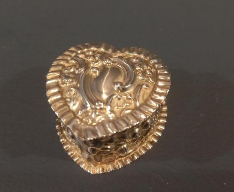 Edwardian Silver Heart Shaped Box - Image 7