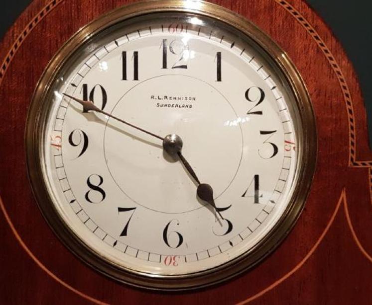 Superb Unusual Shaped Inlaid Mantel Clock - Image 4