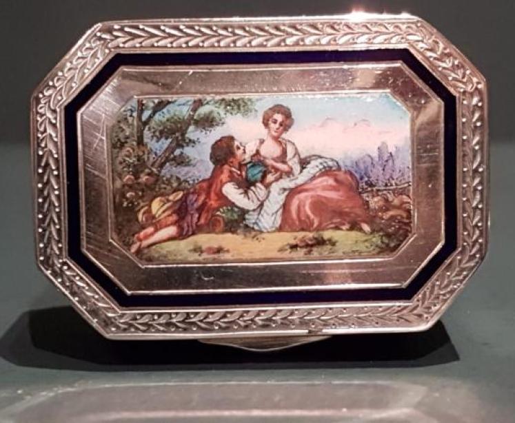Fine Quality Silver and Enamel Box - Image 2