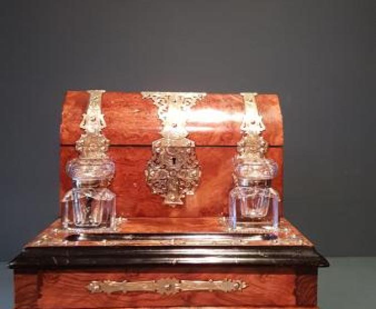 Fine Quality Victorian Walnut Stationary and Ink Stand  - Image 2