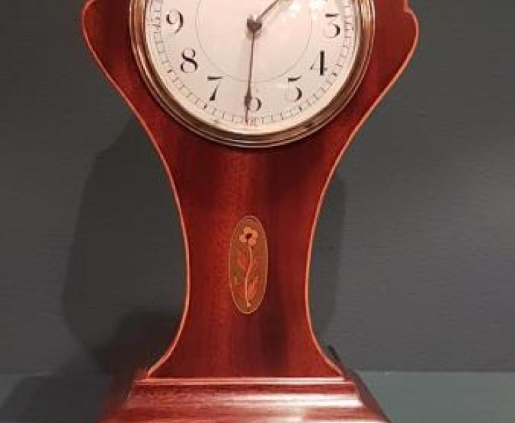 Fine Edwardian Keyhole Shaped Inlaid Mantel Clock - Image 1