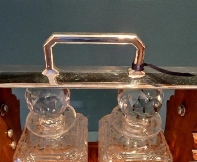 Superb Oak & Silver Harrods of London Tantalus - Image 2
