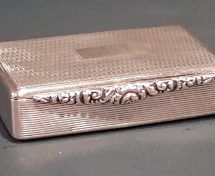 Superb Silver Table Snuff Box - Image 1