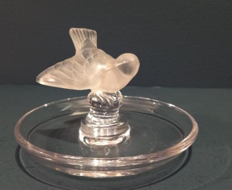 Lalique Opalescent Bird Ring Tray - Image 7