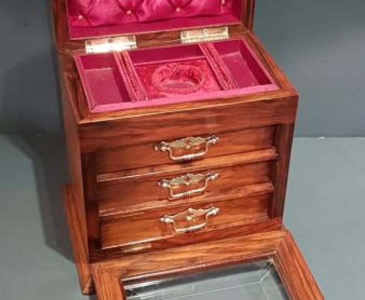 Immaculate Victorian Walnut Jewellery Box - Image 5