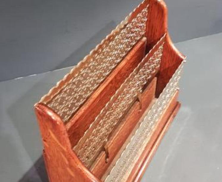 Victorian Fretted Brass and Oak Letter Rack - Image 3
