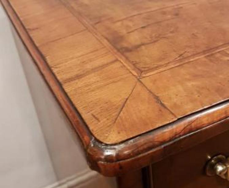Superb George I Walnut Kneehole Desk  - Image 6