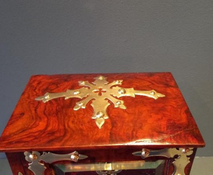 Victorian Burr Walnut Three Drawer Jewel Chest - Image 4