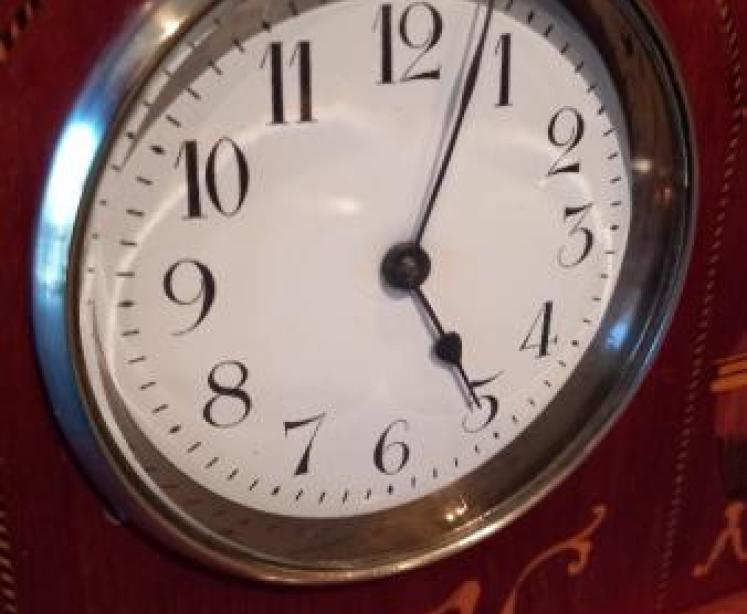 Antique Sheraton Grecian Urn Inlaid Mantel Clock - Image 4