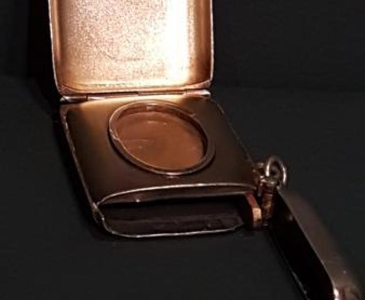 Unusual Edwardian Silver Vesta with Photo Frame - Image 5