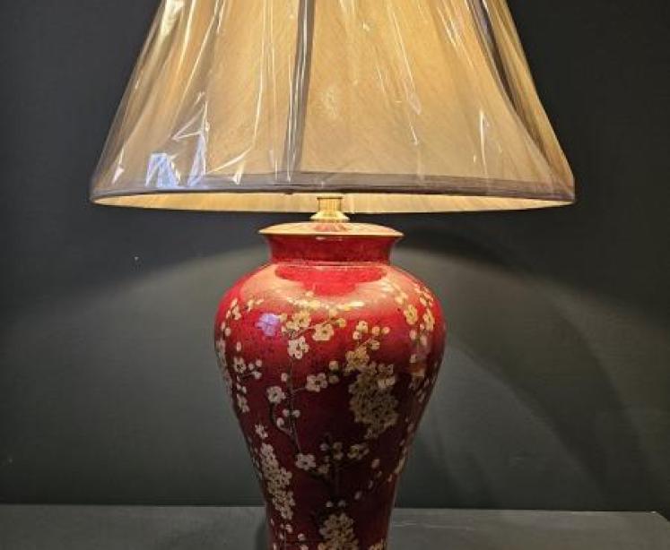 Red Porcelain Jasmine Lamp and Shade - Image 6
