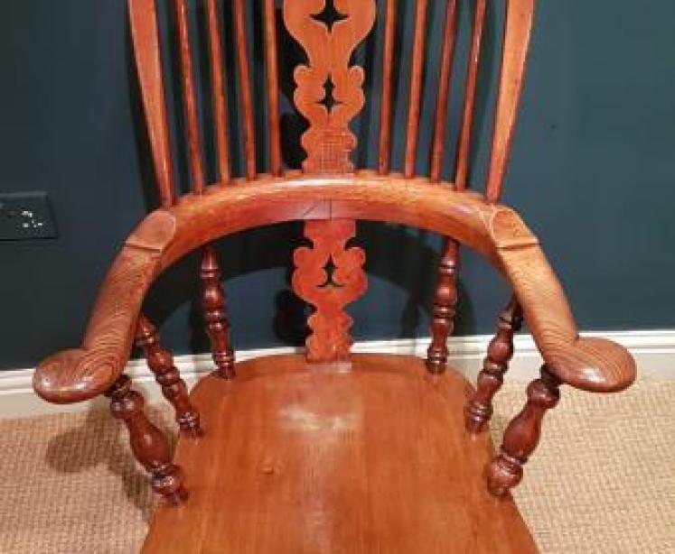 Early Victorian Broad Arm Windsor Chair - Image 2