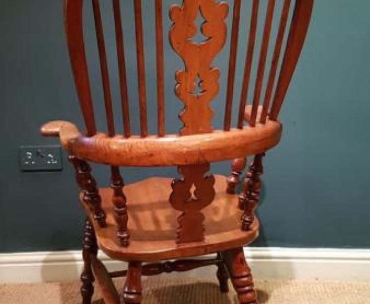 Early Victorian Broad Arm Windsor Chair - Image 3