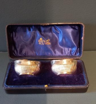 Edwardian Period Boxed Pair of Silver Dishes 