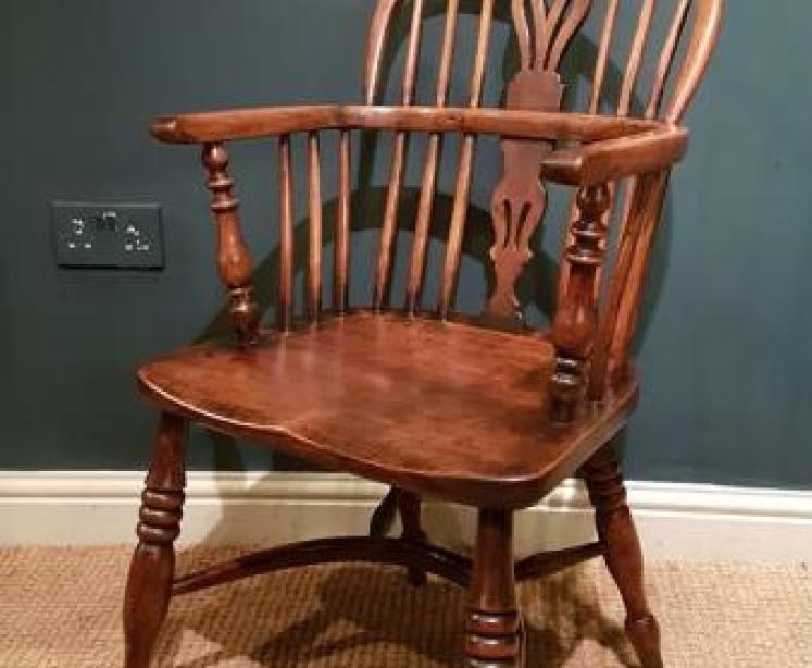 Early Victorian Yew Wood Windsor Chair - Image 1