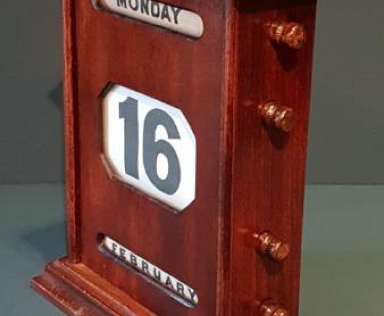 Edwardian Mahogany Perpetual Desk Calendar - Image 3