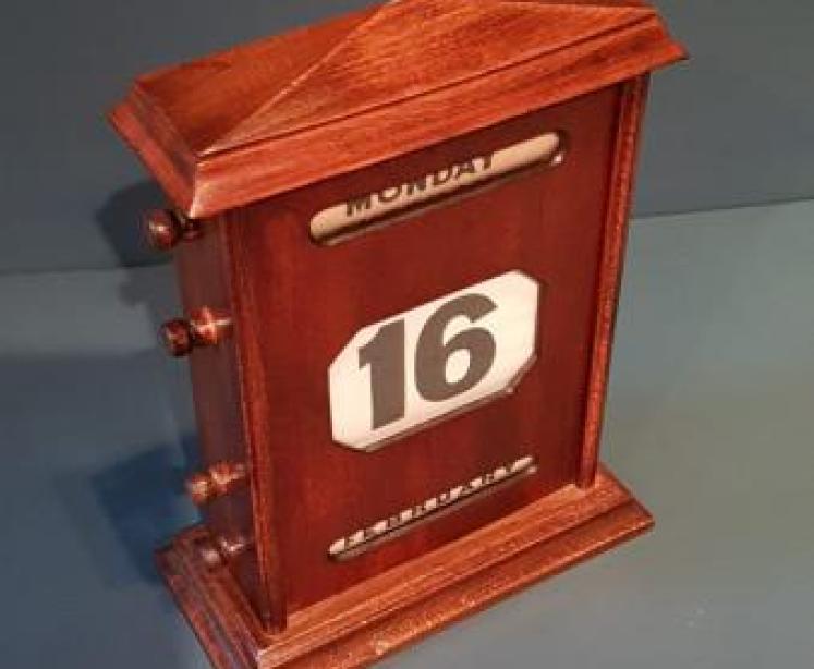 Edwardian Mahogany Perpetual Desk Calendar - Image 5