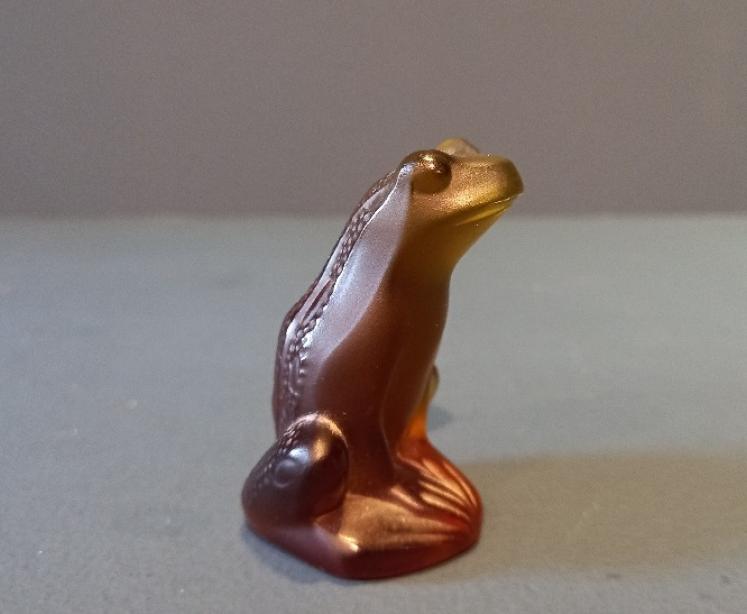 Lalique Amber Opalescent Sitting Frog - Image 2