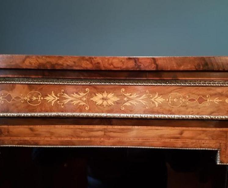 Fine Inlaid Walnut Side Cabinet - Image 4