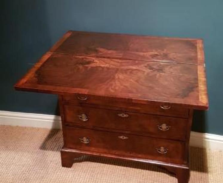 Small George II Walnut Bachelors Chest - Image 2