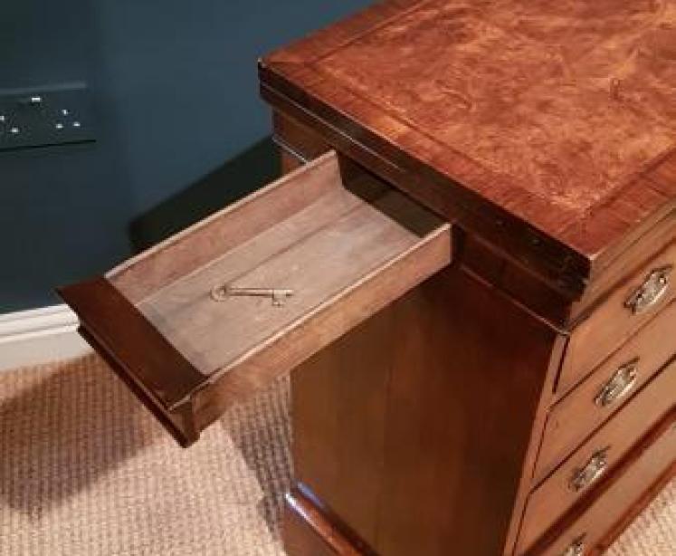 Small George II Walnut Bachelors Chest - Image 4