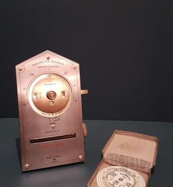 Negretti and Zambra Barometer Weather Forecaster