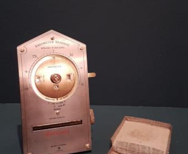 Negretti and Zambra Barometer Weather Forecaster - Image 1