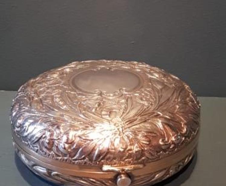 Large Victorian Silver Sweet Tin - Image 6