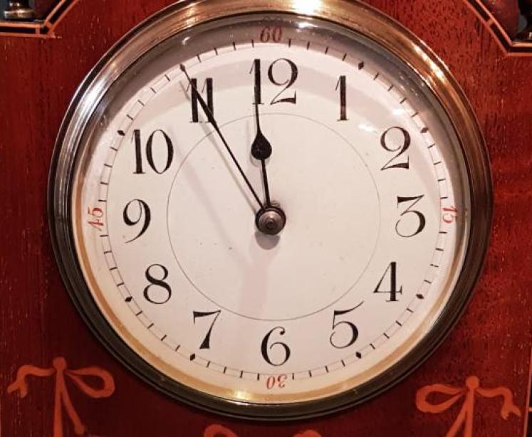 Fine Quality Inlaid Mahogany Mantel Clock - Image 2