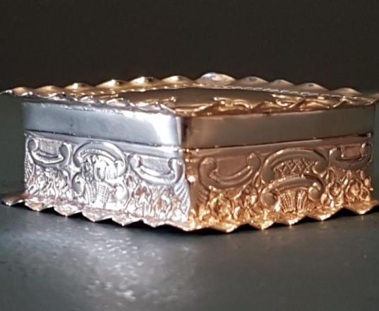 Victorian Lozenge Shaped Silver Box - Image 2