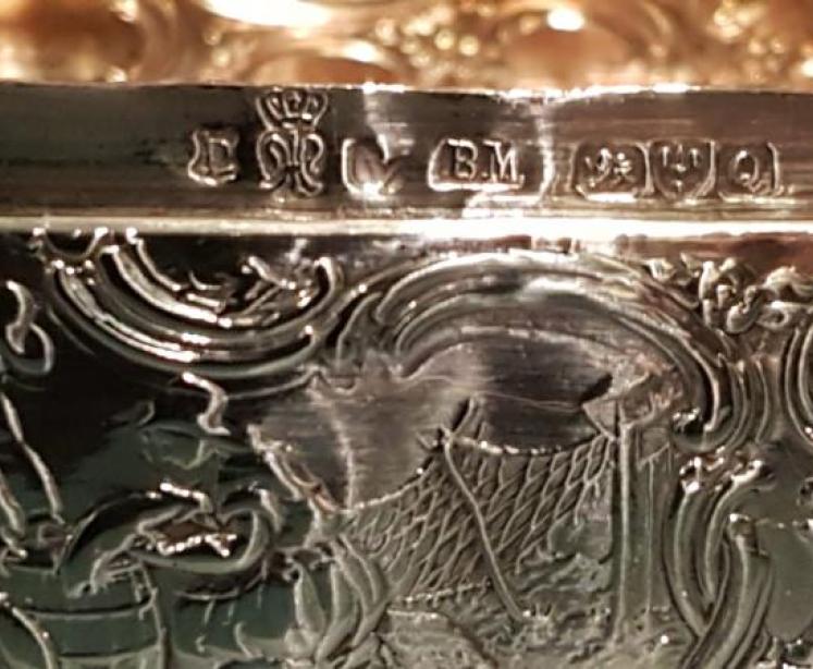 Fine Quality Embossed Silver Glove Box - Image 3