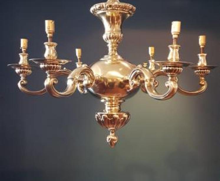 Superb Late Victorian Cast Brass Chandelier - Image 1