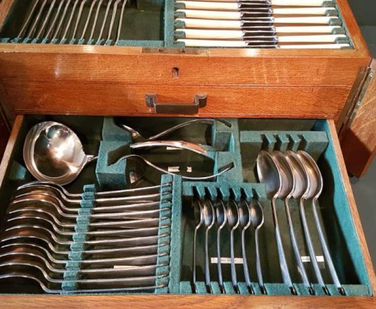 Immaculate Silver Plated 12 Place Setting Canteen of Cutlery - Image 3