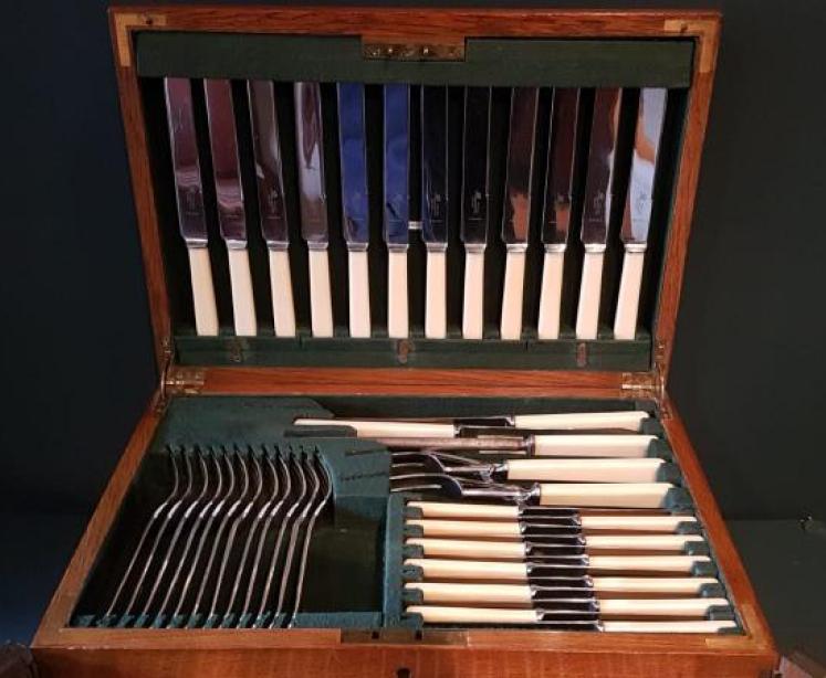 Immaculate Silver Plated 12 Place Setting Canteen of Cutlery - Image 5