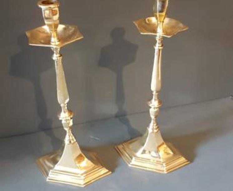 Victorian Cast Brass Candlesticks - Image 5