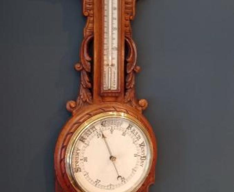 Superb Polished Oak Banjo Barometer - Image 1