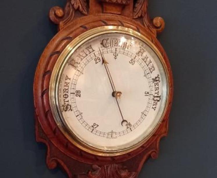 Superb Polished Oak Banjo Barometer - Image 2