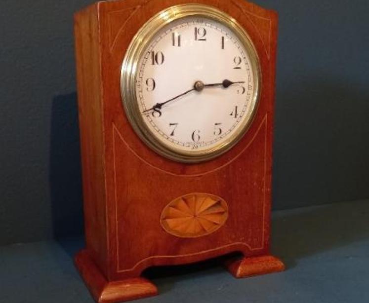  Edwardian Figured Mahogany Inlaid Mantel Clock - Image 2