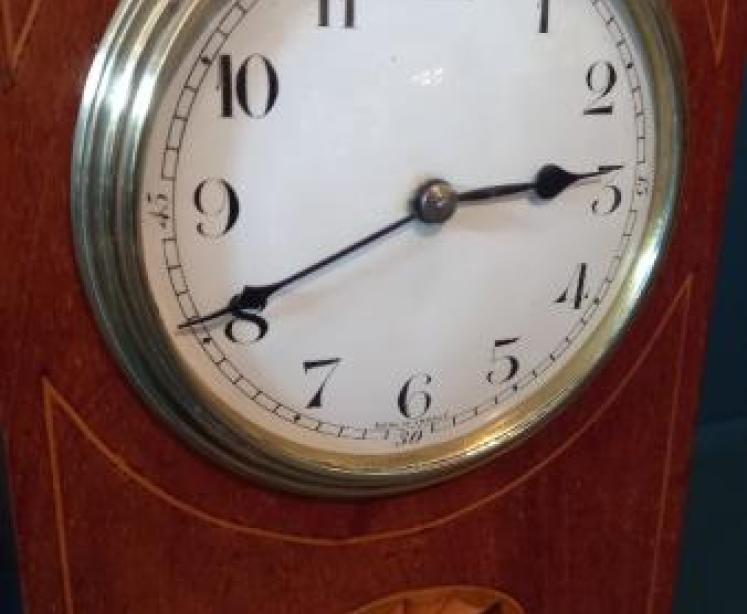  Edwardian Figured Mahogany Inlaid Mantel Clock - Image 3
