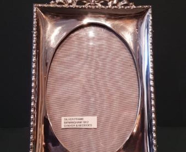 Silver Ribbon Crest Photo Frame  - Image 5