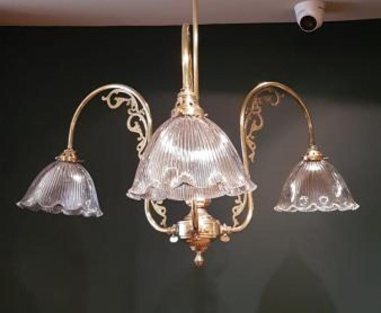 Late Victorian Brass Chandelier - Image 1