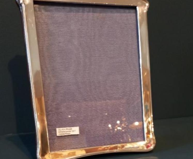 Large George V Period Silver Photo Frame - Image 1