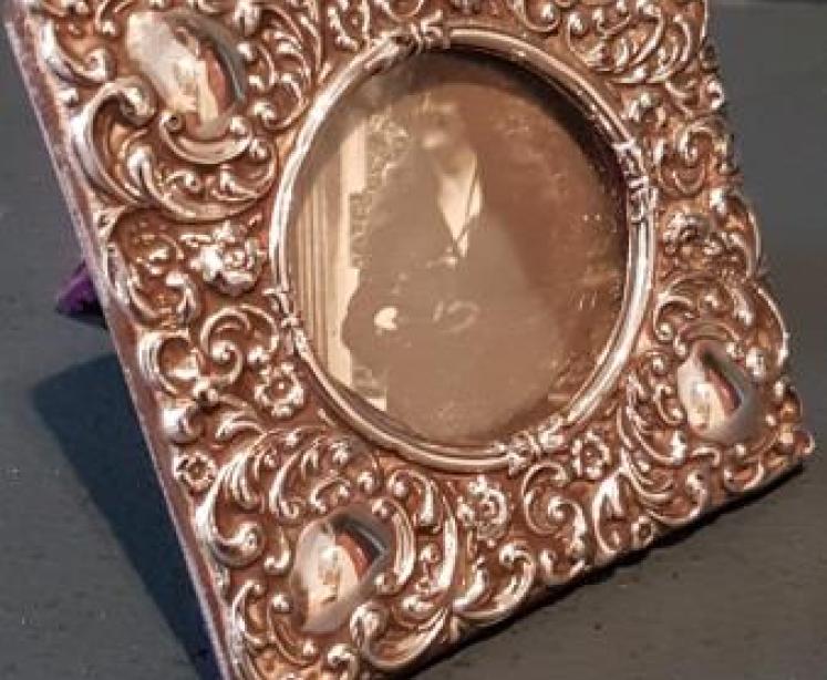 Small Victorian Embossed Silver Photo Frame  - Image 6
